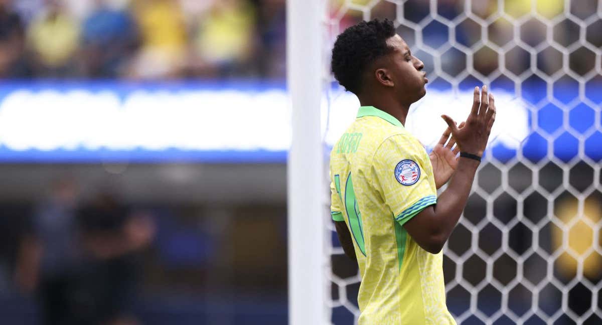 Rodrygo se lamenta tras una ocasión fallada. /REUTERS