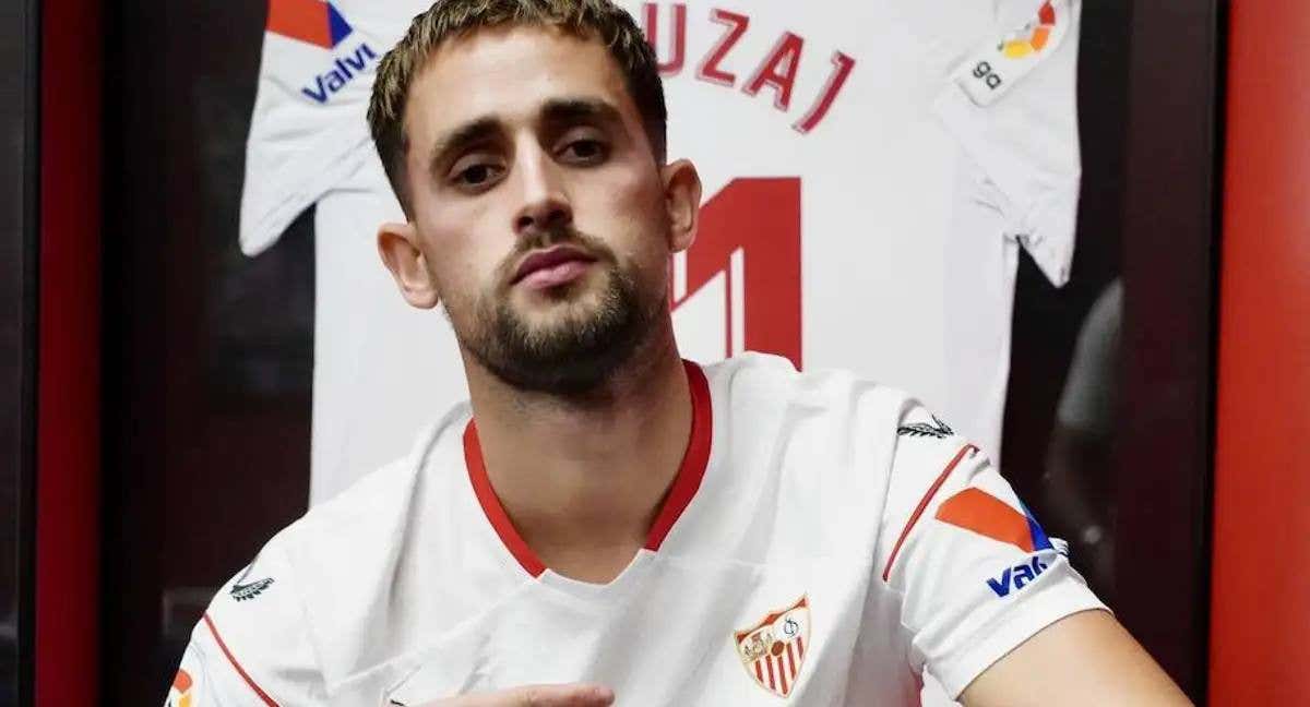 Januzaj, el día de su presentación con el Sevilla.