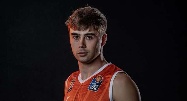 Los Spurs escogen a Juan Núñez y le quieren ya… Él prefiere un año de Europa y al Barça