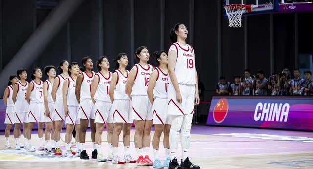 El «don» de Zhang Ziyu, la jugadora más alta de la historia: «Puedo alcanzar la canasta, pero el baloncesto es más que eso»