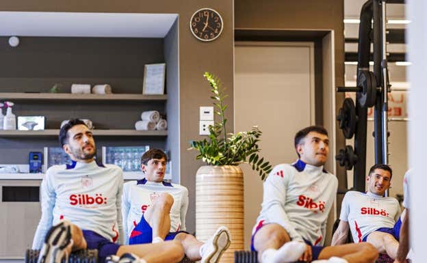 Los titulares ante Albania se quedaron el martes en el hotel realizando la recuperación.  RFEF