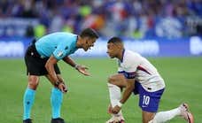 La UEFA se carga a Gil Manzano y Hernández Hernández como árbitros de la Eurocopa