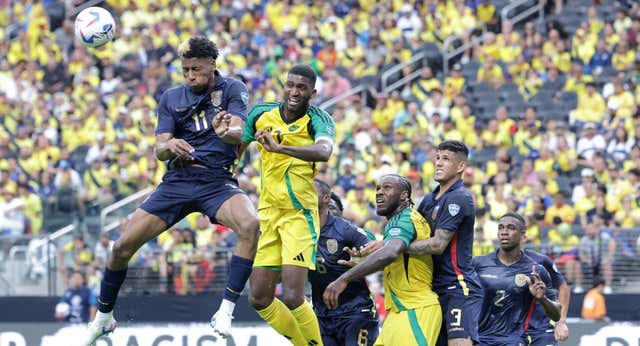 Ecuador resurge y echa a Jamaica de la Copa América con un Kendry Paéz de récord