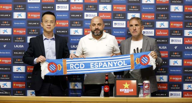 La fotografía del Espanyol que queda en Primera tras un año de turbulencias y alarmas: “Esto no es el PC Fútbol”