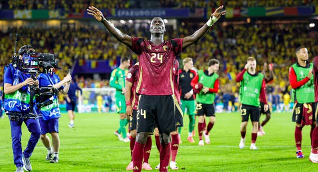 Onana envuelve en polémica el partido ante Francia por una canción: «¿Quién va a hacer una entrada a Mbappé en la tibia?»