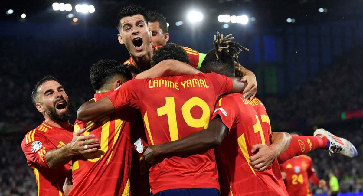 España celebra un gol contra Georgia./Reuters