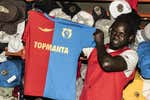 Barça o muerte: la camiseta con la que Top Manta pretende sensibilizar sobre lo que sucede en el Mediterráneo