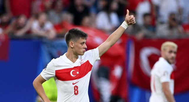 Se desmadra la locura por Güler: «En Turquía, ahora, es más que Bellingham, Messi o cualquiera»