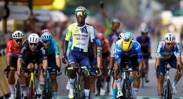 Movistar roza la victoria en Turín y los favoritos del Tour guardan la pólvora para el Galibier