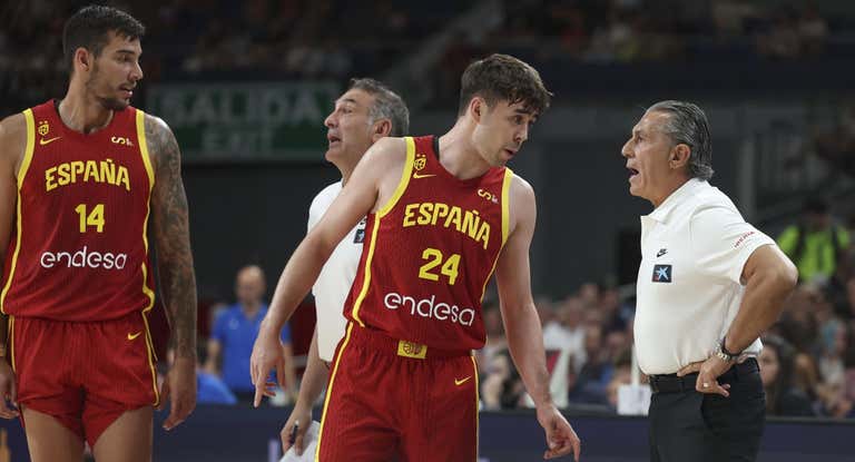 Juan Núñez, que ya jugó el Mundial 2023, repite como el jugador más joven de la selección.
