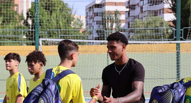 Los niños de las favelas conquistan Madrid con el ejemplo de Vinícius Tobias
