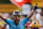 Pogacar salva una caída in extremis y Cavendish le roba el récord de victorias a Merckx