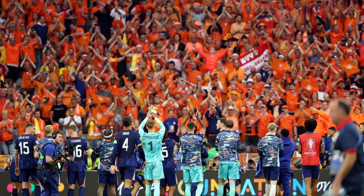 Los jugadores de Países Bajos celebran el pase a cuartos de final.