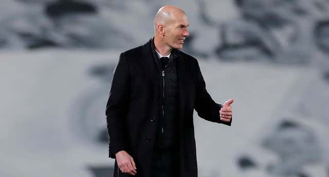 Destripando el desembarco de Zidane en el Real Madrid Castilla: ‘Nadie tenía su número, nosotros poníamos el nuestro en la pizarra y se comunicaba…’