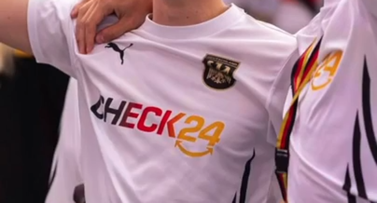 Puma le está haciendo la competencia a Adidas con una equipación regalada.