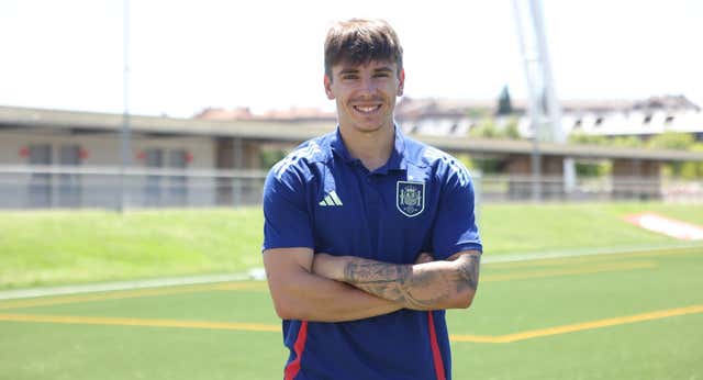 Adrián Bernabé, el talento tapado que superó una operación de corazón ahora tatuada: “Fue el peor día de mi vida”