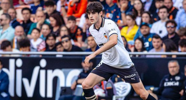 El Girona soñaba con Javi Guerra pero el Valencia rechazó 15 millones