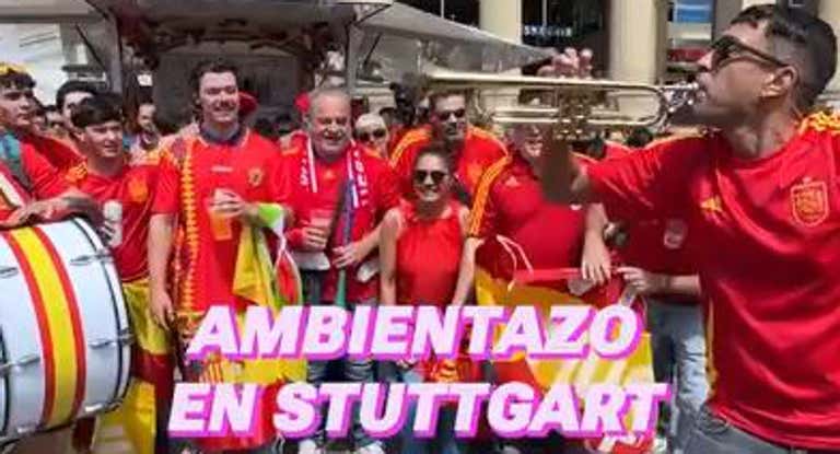 Los aficionados españoles ya han llegado a Stuttgart y lo están dando todo.