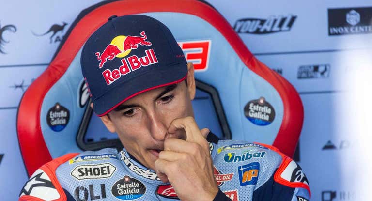 Marc Márquez, en el box de su equipo.