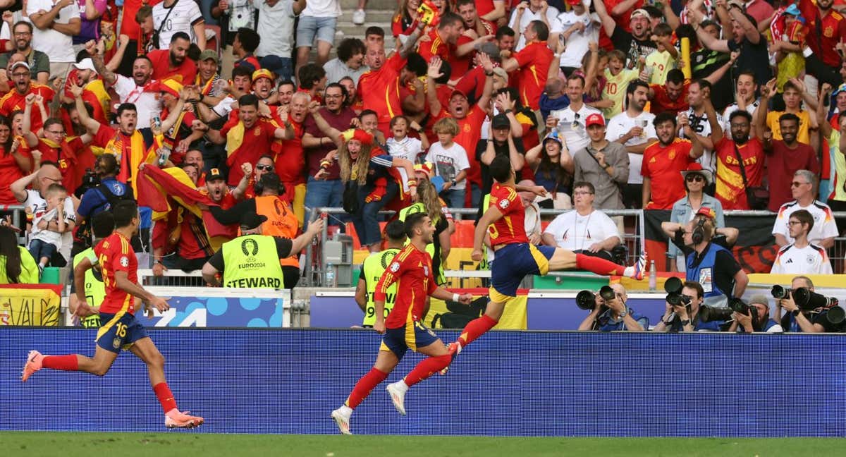 La euforia de la Selección española tras el encuentro entre España y Alemania de la Euro 2024./EFE/EPA/FRIEDEMANN VOGEL