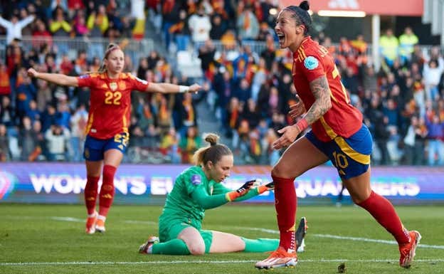 Jenni Hermoso tras marcar un gol.  RFEF