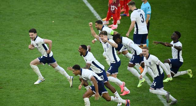 La pregunta de un periodista a Southgate que se hace toda Inglaterra: «¿Usted piensa en divertir a la gente?»