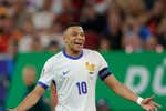 El Mbappé que no se ve y que lo aleja de Cristiano: un discurso, cuatro declaraciones y un gesto de honestidad con Francia