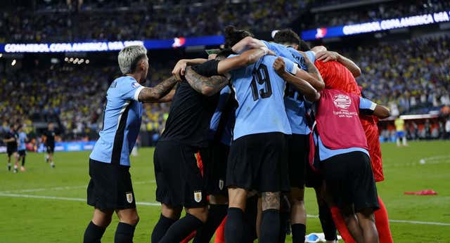 Uruguay manda de vuelta a casa a Brasil tras los penaltis
