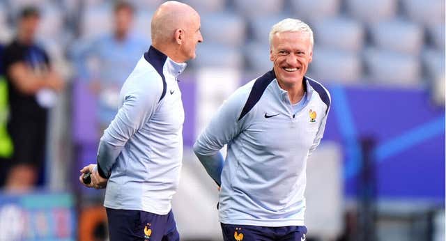 Cuando una charla de Deschamps encendió la mecha del Real Madrid de los Galácticos: “Reprendió a Cissé y removió conciencias”