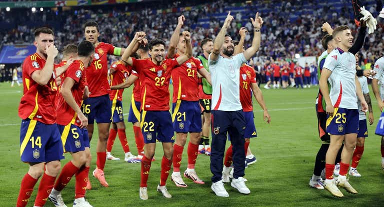Los jugadores de la Selección, tras meterse en la final.
