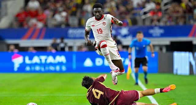 Los orígenes de Alphonso Davies: qué nacionalidad tiene y de dónde son sus padres