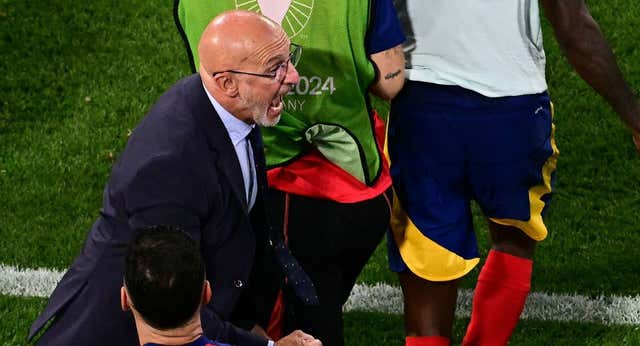 La reacción de De la Fuente tras conocer que Inglaterra es el rival de España: «Si no quieres una taza, toma taza y media»