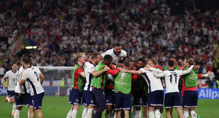 Inglaterra celebra el pase a la final.