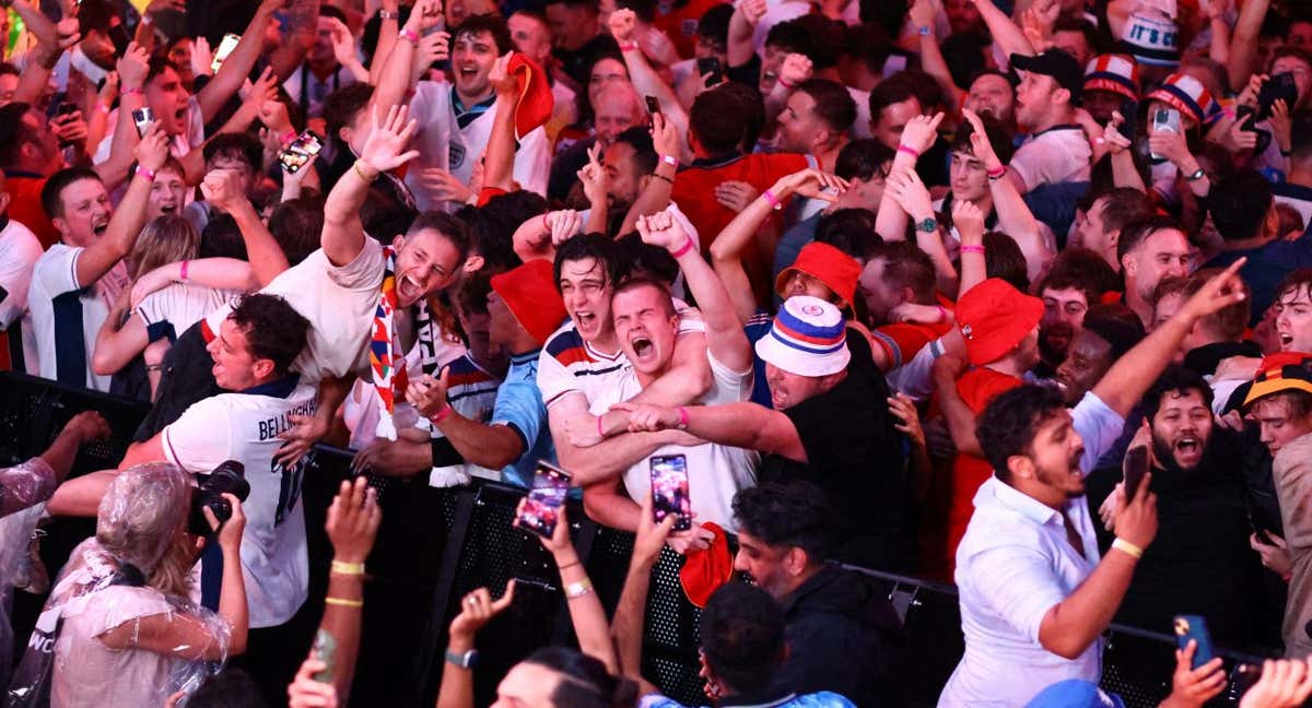 Ambiente en un bar en Inglaterra durante el partido. /REUTERS/David Klein