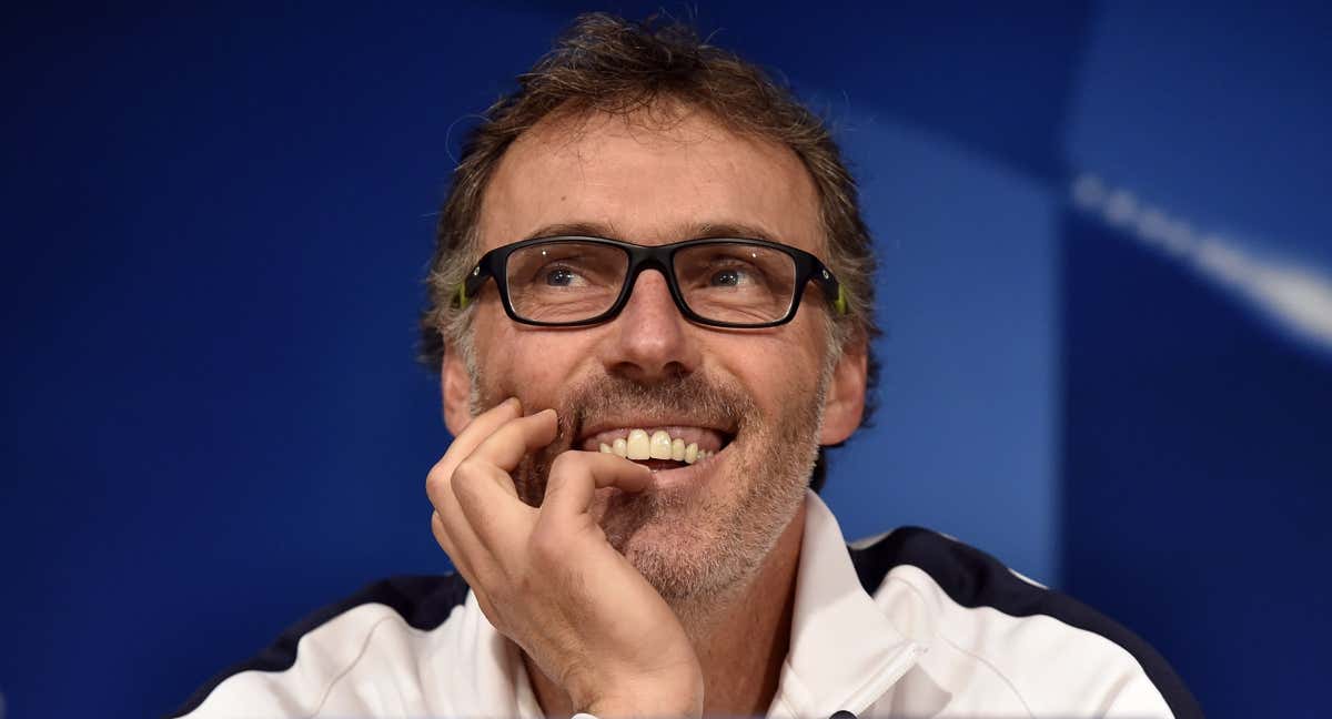 Laurent Blanc en una rueda de prensa con el PSG.