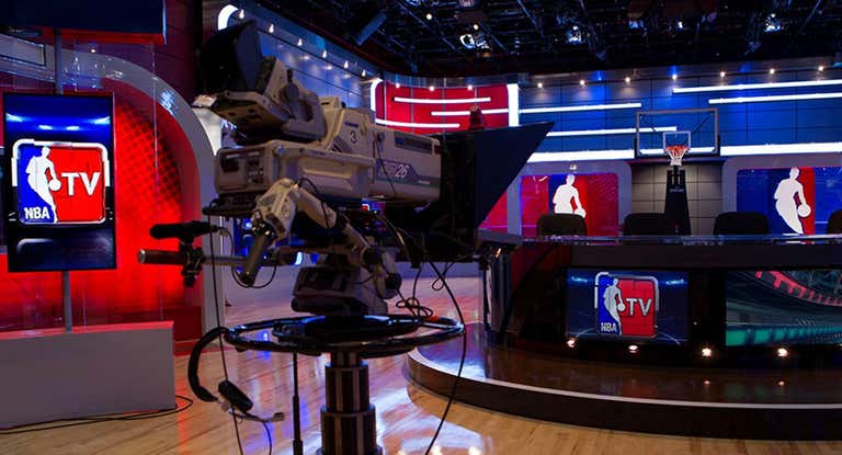 El nuevo acuerdo de televisión en la NBA que traerá salarios de un millón por partido… o 100 al año