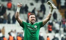 El Rayo Vallecano busca portero 'gratis' y Helton Leite entra en la lista
