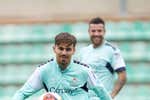 El Como de Cesc Fábregas, única vía de momento para una salida de Rodri