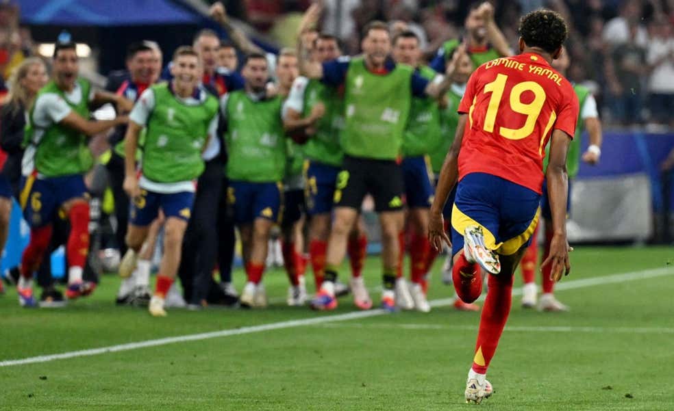 La hemeroteca dispara aún más la dimensión de Lamine Yamal: ¿dónde estaban los jugadores de la Selección a los 17 años?