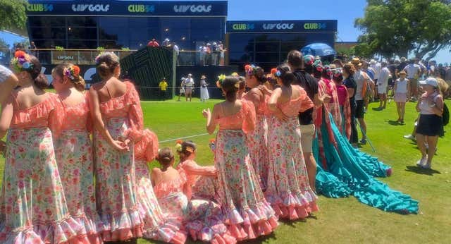 Jon Rahm y el LIV Golf desatan la locura en Valderrama entre cerveza, reguetón y jolgorio