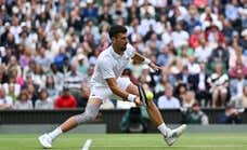 La rodilla de Djokovic no es un problema por una operación muy asentada y su voluntad de hierro