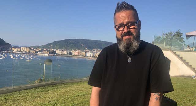 El impacto y la patada de un ertzaina a Amaya en el Real Sociedad – PSG por los que claman justicia: «Si ven el vídeo y no reabren el caso…»