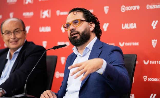 Víctor Orta es uno de los protagonistas de la temporada del Sevilla.  AFP