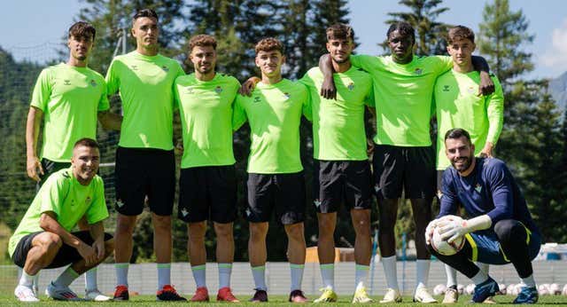 Pellegrini pasa revista a la cantera desde Austria