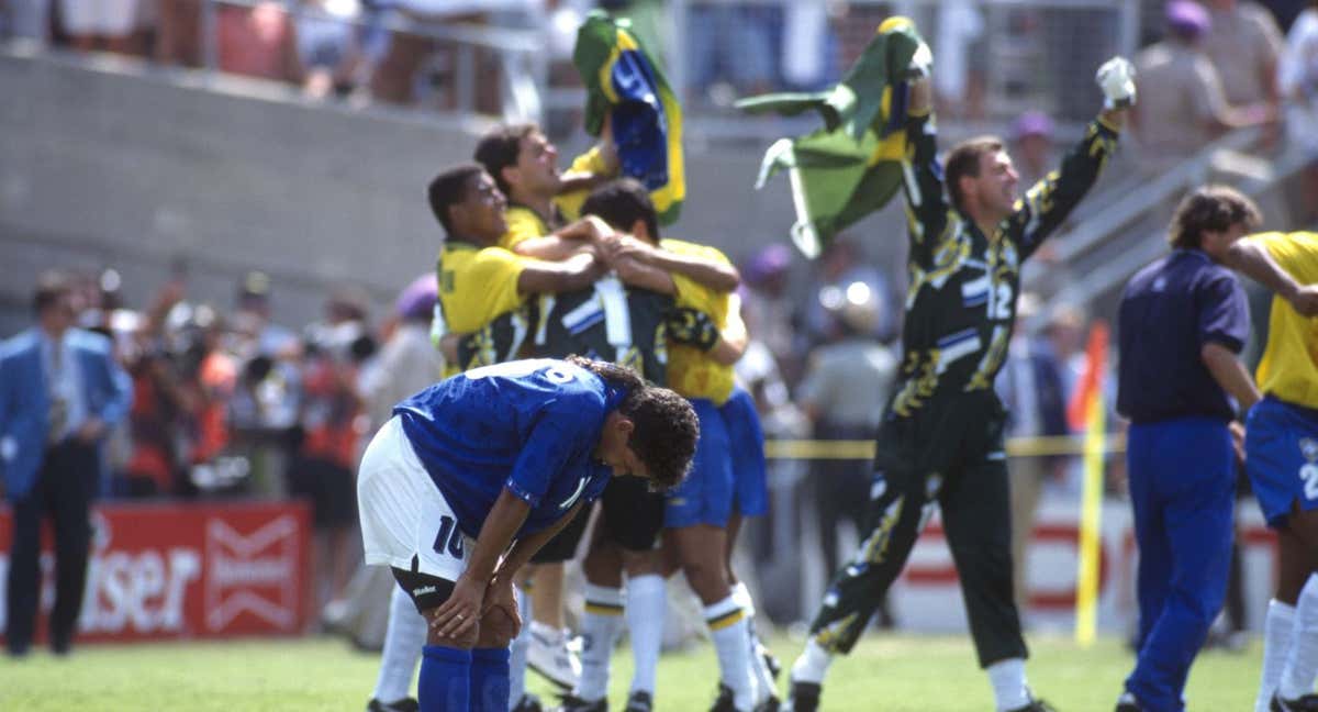 Baggio se lamenta del penalti fallado en la final del Mundial EEUU, el 17 de julio de 1994.