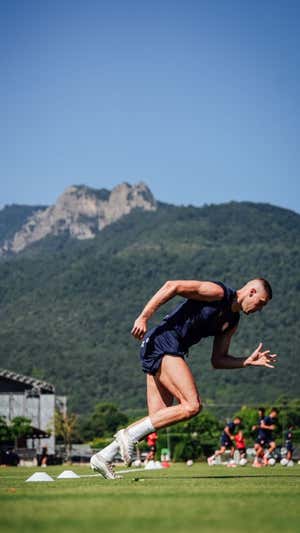 Docbyk, entrenando en Royalverd.  GIRONA FC
