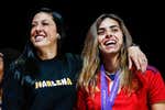 La fiesta 'secreta' de la Selección antes de los JJOO que acabó con Jenni Hermoso y Misa Rodríguez subidas a un escenario