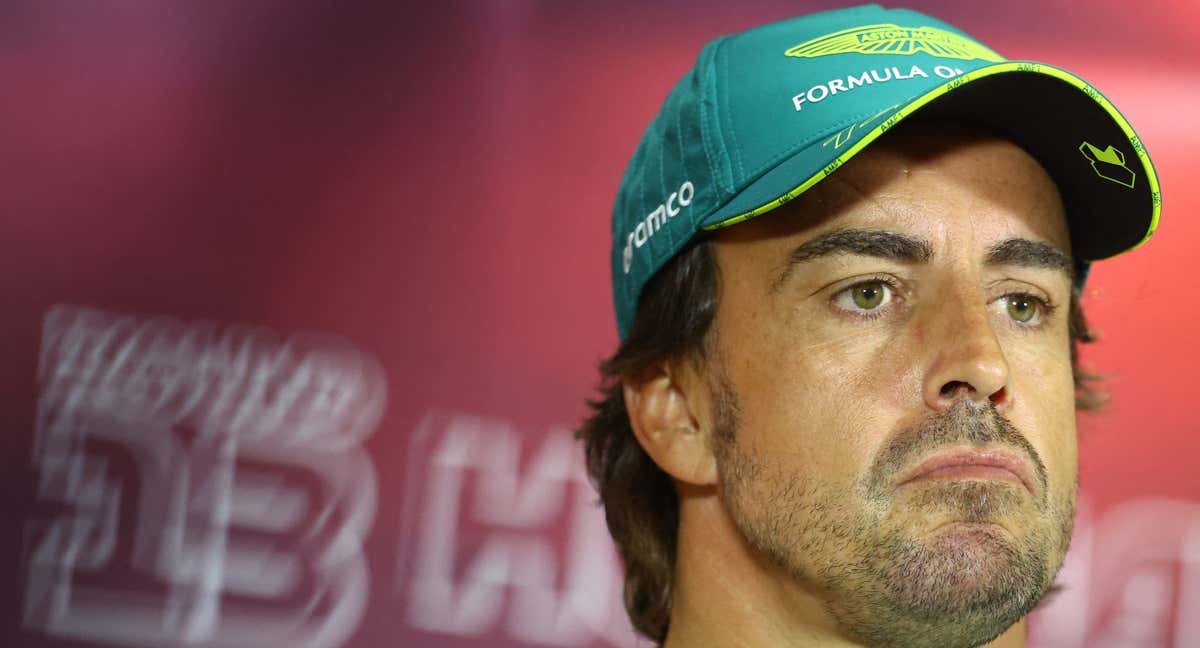 Fernando Alonso, en la sala de prensa de Hungría./REUTERS