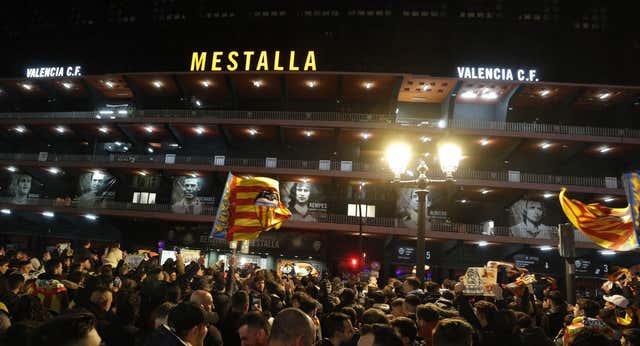 Valencia arde por quedarse sin Mundial: del «esto es una vergüenza» de Gomar al durísimo comunicado por ‘ignorar’ al Nou Mestalla