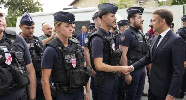 Macron apela al compromiso de “250.000 hombres y mujeres” para garantizar el éxito de los Juegos de París